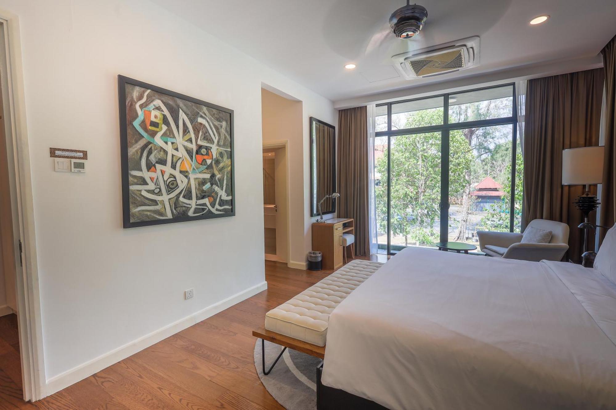 The Riyaz Lavanya Langkawi Pantai Cenang  Zewnętrze zdjęcie A bedroom at the hotel