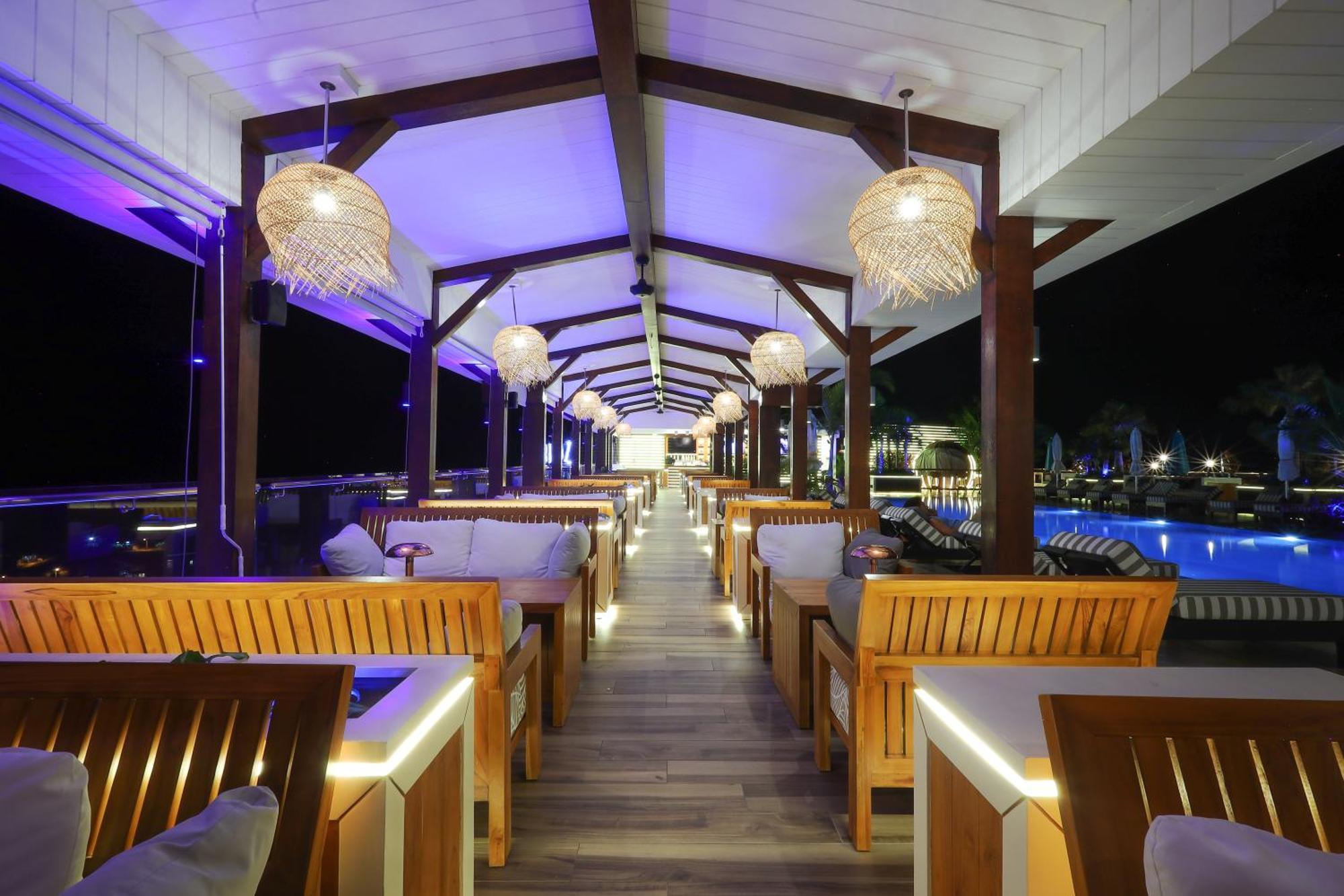 The Riyaz Lavanya Langkawi Pantai Cenang  Zewnętrze zdjęcie The restaurant at the hotel
